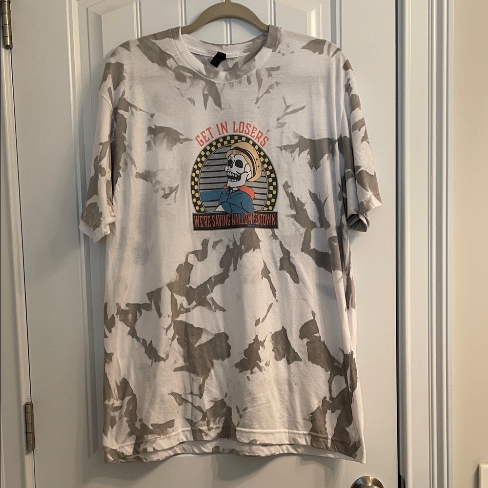 Graphic Print Unisex T-Shirt - White and Gray Dye Tie with Skeleton EUC